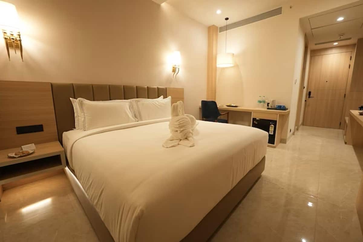 Soundproofing, WiFi (free), bed sheets