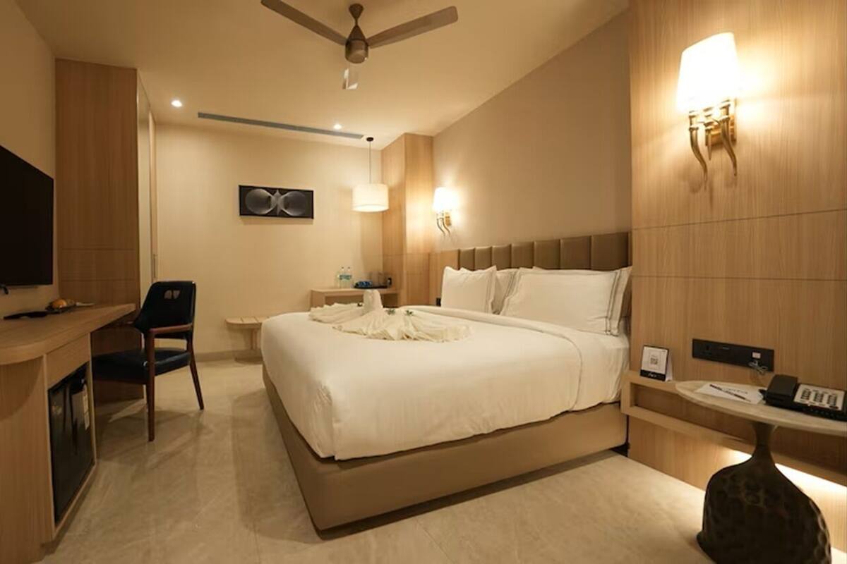Soundproofing, WiFi (free), bed sheets