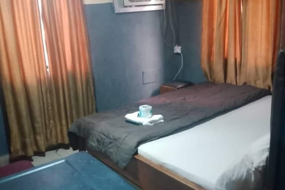 GAT Travellers Hotel