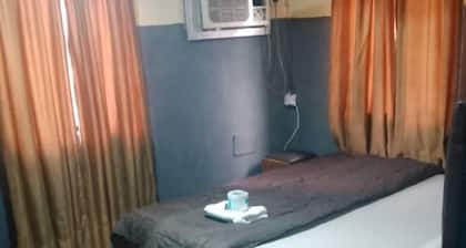 GAT Travellers Hotel