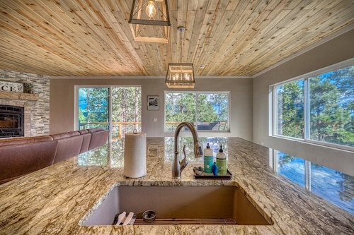 Secluded Mountain Retreat | Stunning Views