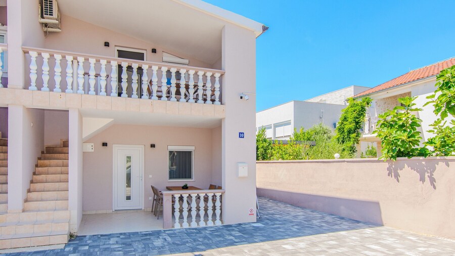 Apartments Mucaj