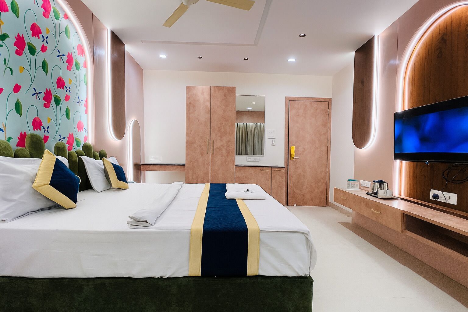 Mobiliario individual, escritorio, espacio para trabajar con un portátil