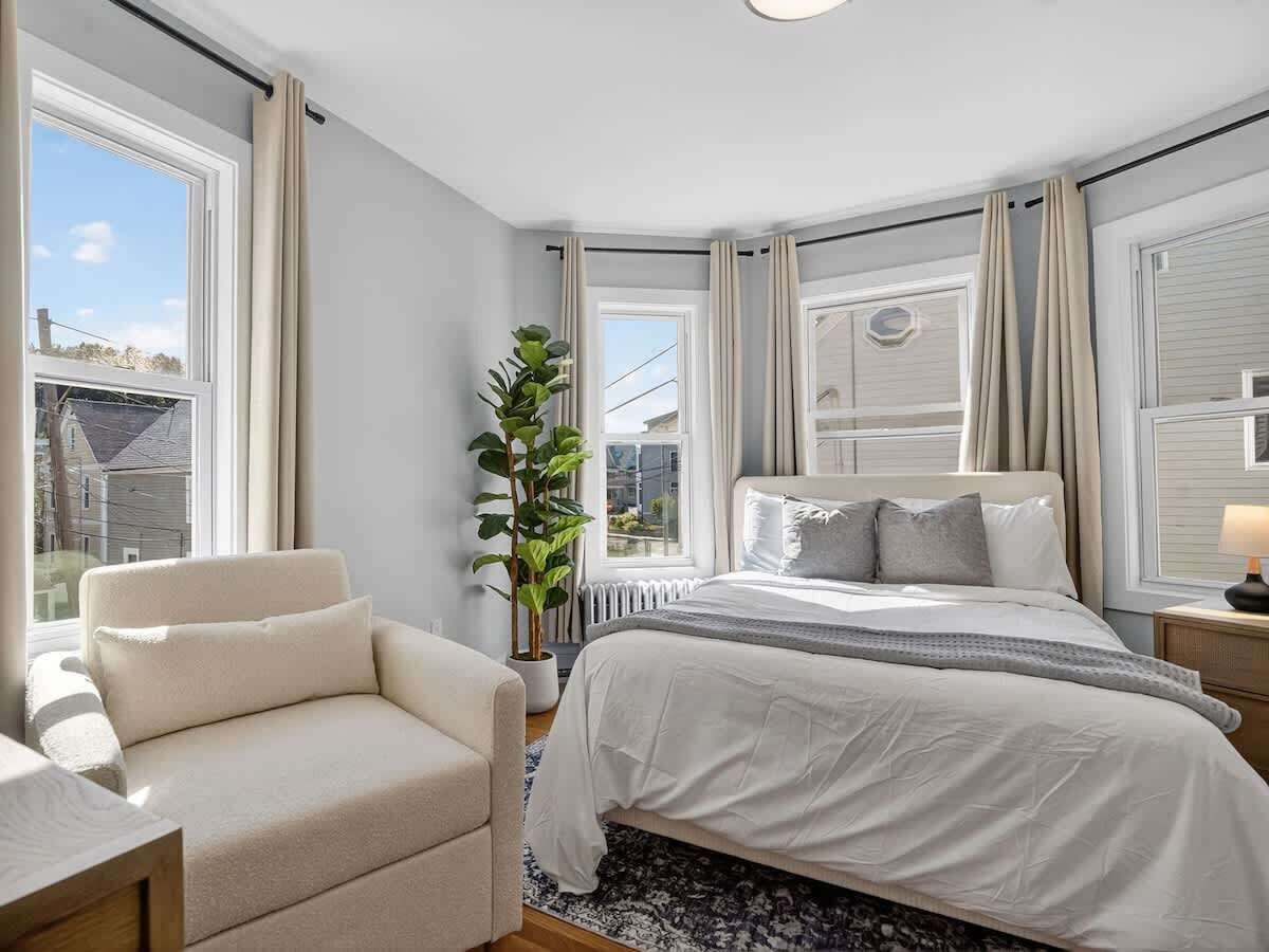5 bedrooms, iron/ironing board, travel crib, free WiFi