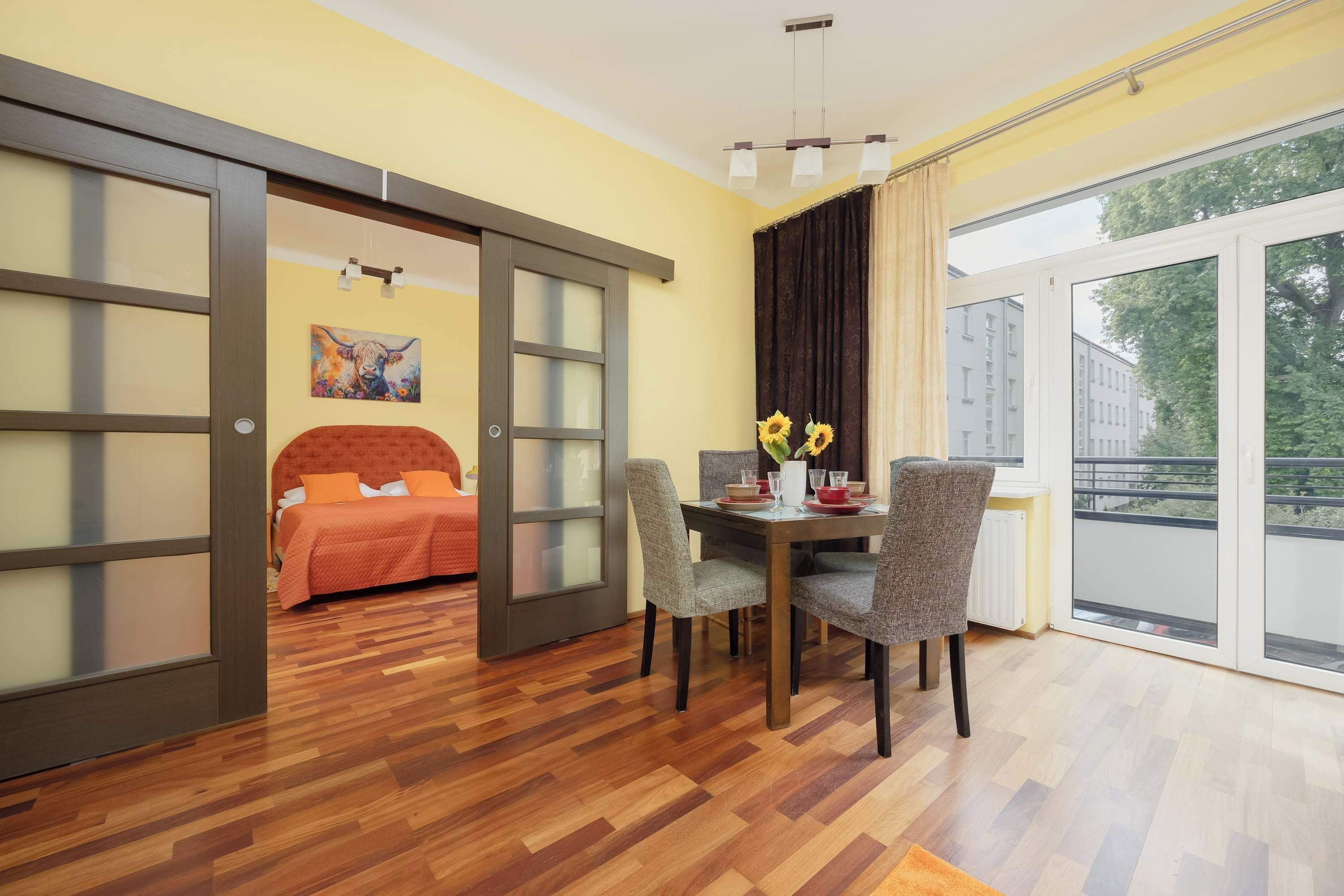 2 habitaciones, tabla de planchar con plancha, wifi y ropa de cama 