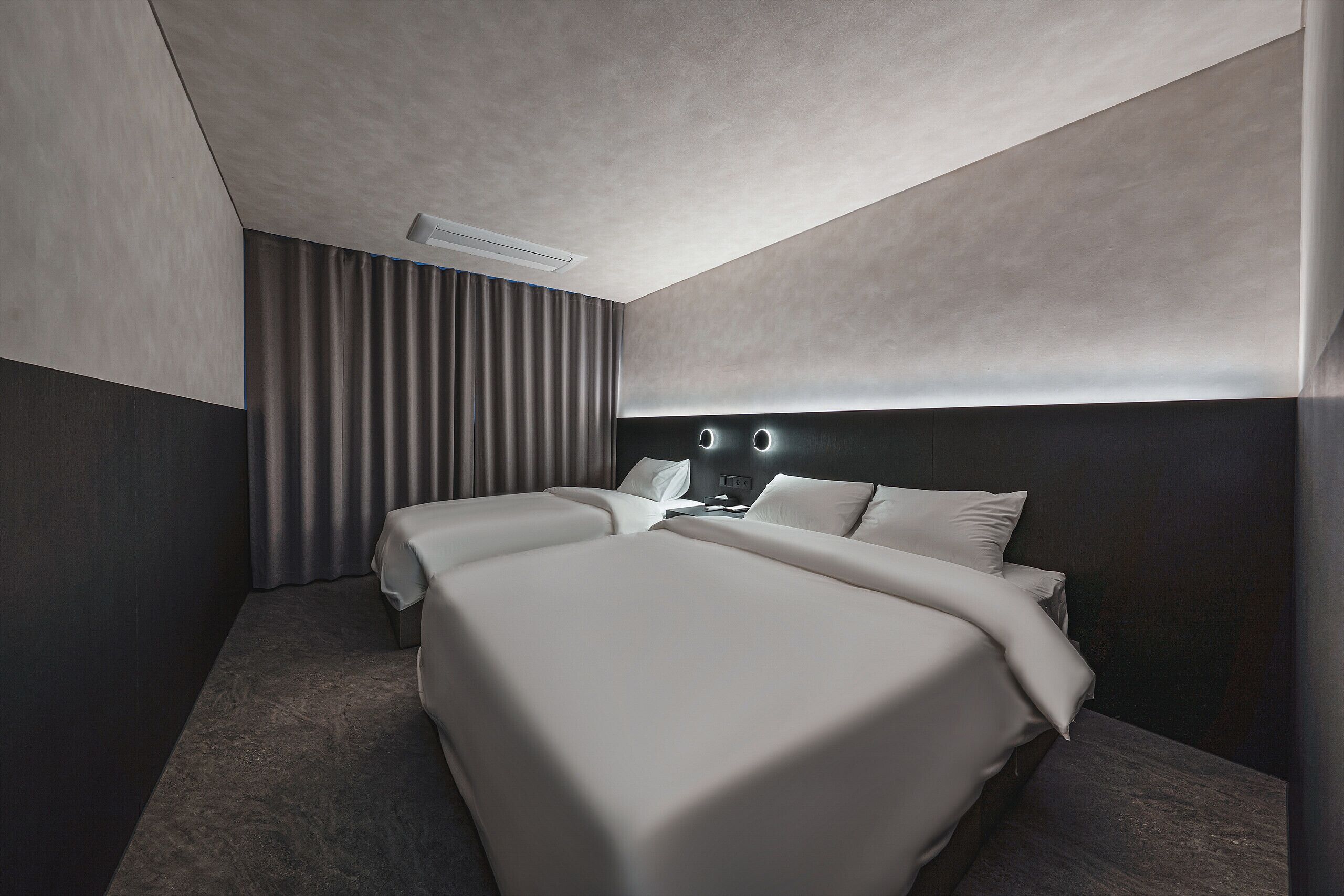 Luxury Penthouse, 2 Bedrooms, Kitchen, Park View | Blackout curtains, iron/ironing board, free WiFi