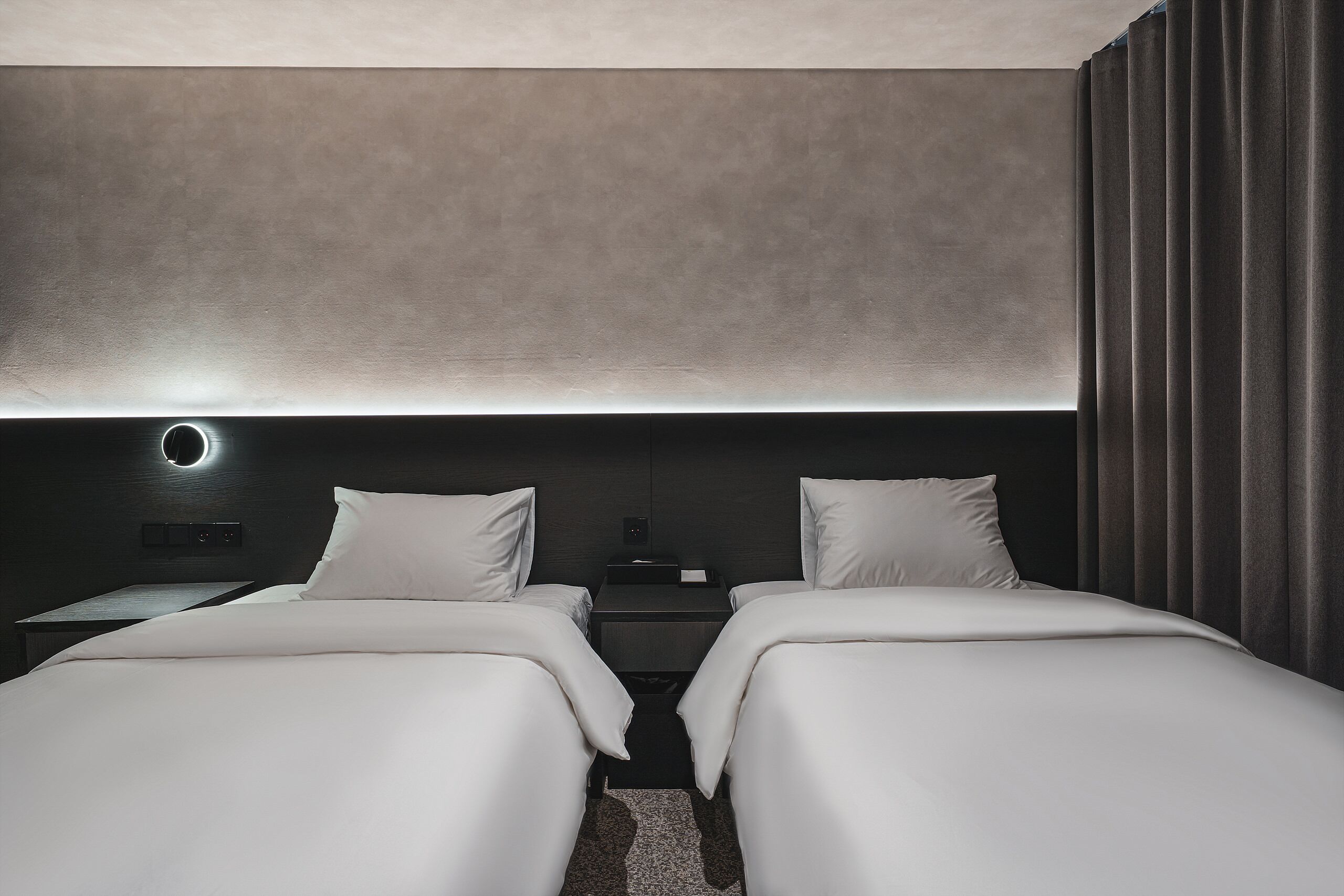 标准双床房, 多张床, 无烟房, 微波炉 | 遮光窗帘、熨斗/熨板、免费 WiFi