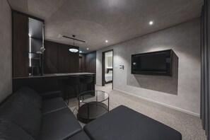 Family Suite, 2 Queen Beds, Non Smoking, Microwave | Blackout drapes, iron/ironing board, free WiFi