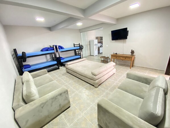 1 bedroom, iron/ironing board, free WiFi