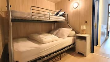 1 Schlafzimmer, BĂŒgeleisen/BĂŒgelbrett, WLAN, BettwĂ€sche