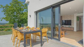 Family Villa, Multiple Bedrooms, Mountainside (Wellness Vila Vinita) | Outdoor dining