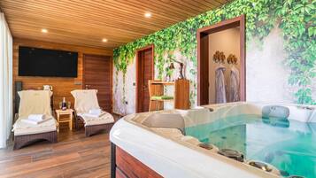 Family Villa, 3 Bedrooms, Microwave, Mountainside (Villa Vinita w/ Jacuzzi & Sauna near) | Spa