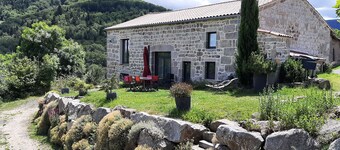 Maison de Vacances 'La Clé Des Champs' avec Vue sur la Montagne, Terrasse Privée et Wi-Fi