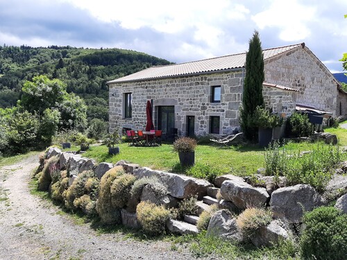 Holiday Home 'La Clé Des Champs' with Mountain View, Private Terrace and Wi-Fi