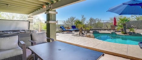 House (4 Bedrooms) | Front of property