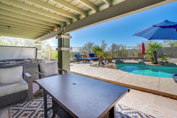 Backyard Oasis & Hot Tub: Mtn-view Wickenburg Home - Wickenburg, AZ