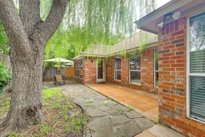 House (4 Bedrooms) | Interior - DFW Fun Awaits: Family Home in Crowley! (Crowley)