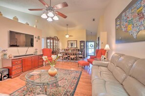 House (3 Bedrooms) | Interior
