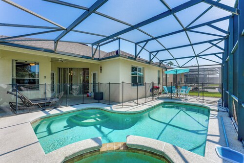 Walk to Tower Lake: Family Home in Gated Community