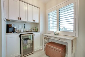 Apartment (2 Bedrooms) | Interior - < 1 Mi to Fort Myers Beach: Bayfront Condo w/ Pool (Fort Myers Beach)