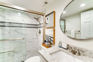 Apartment (2 Bedrooms) | Interior - < 1 Mi to Fort Myers Beach: Bayfront Condo w/ Pool (Fort Myers Beach)