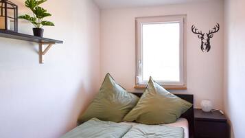 2 bedrooms, WiFi, bed sheets