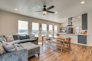 House (3 Bedrooms) | Interior