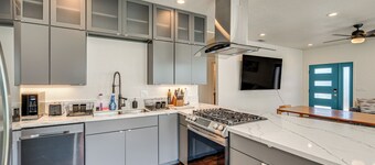 2 Mi to Dtwn: Home w/ Private Pool in Sacramento
