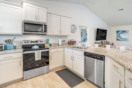 Golf Course-facing Poolside Oasis in Rotonda West!