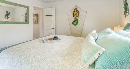 Golf Course-facing Poolside Oasis in Rotunda West!