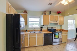 House (2 Bedrooms) | Interior