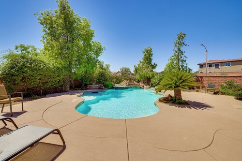 Las Vegas Escape w/ Private Outdoor Paradise