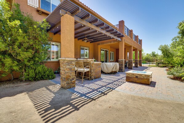 Interior - Las Vegas Escape w/ Private Outdoor Paradise (Las Vegas)