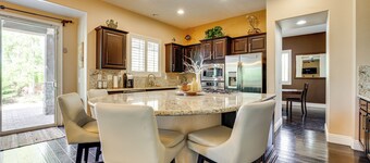 Las Vegas Escape w/ Private Outdoor Paradise