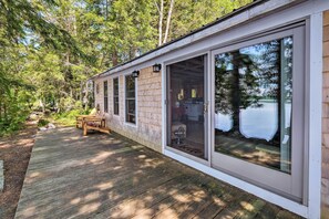 Interior - Cozy Lakefront Madison Cabin w/ Dock & Kayaks (Madison)