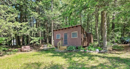 Cozy Lakefront Madison Cabin w/ Dock & Kayaks