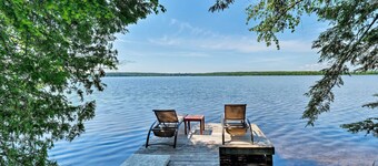 Cozy Lakefront Madison Cabin w/ Dock & Kayaks