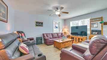 House (3 Bedrooms) | Front of property