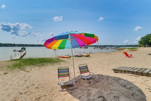 XC Ski, Ice Fish & Hike! Getaway Near Sand Lake