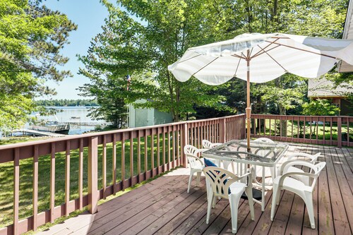 Solberg Lake House: Dock, Deck + Stunning Views!