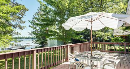 Solberg Lake House: Dock, Deck + Stunning Views!