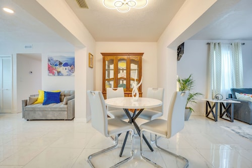 2 Mi to Hard Rock Stadium: Home w/ Spacious Yard