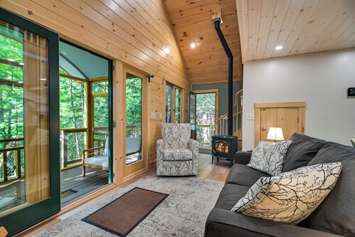 Tree House w/ Hot Tub: Near Sunday River Resort!