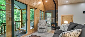 Tree House w/ Hot Tub: Near Sunday River Resort!