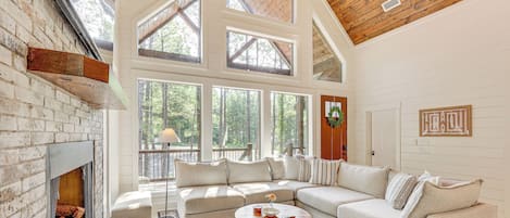 House (3 Bedrooms) | Interior