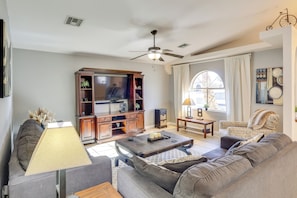 House (3 Bedrooms) | Interior