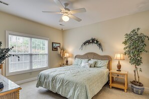 Apartment (3 Bedrooms) | Interior - 4 Mi to Sunset Beach: Resort-style Family Condo (Sunset Beach)