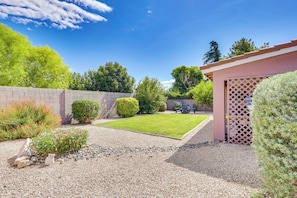 Interior - Kingman Family Home: Yard, Grill & Room to Relax! (Kingman)