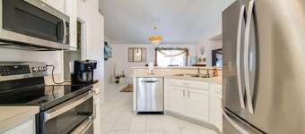 8 Mi to Silver Springs: Tranquil Home w/ Gazebo
