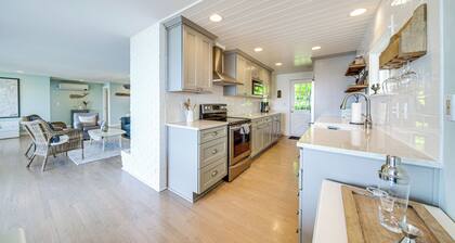 Mtn-view Camano Island Retreat Overlooking Beach